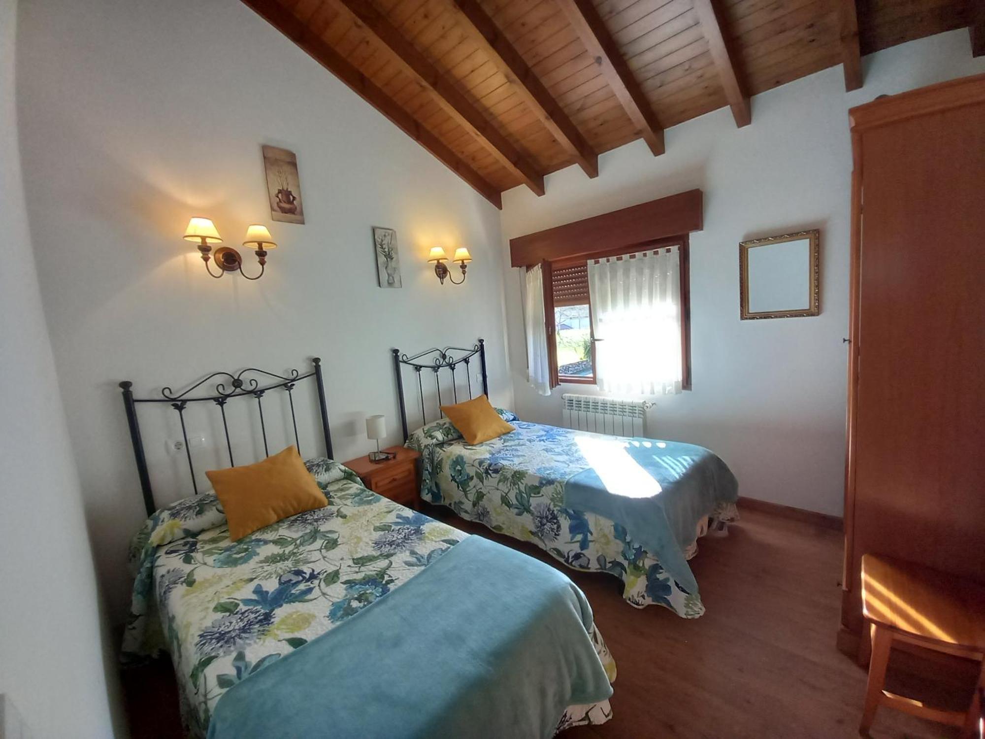 Apartamentos Rurales Llagumelon Villahormes Exterior photo